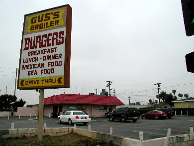 GUS'S BROILER
